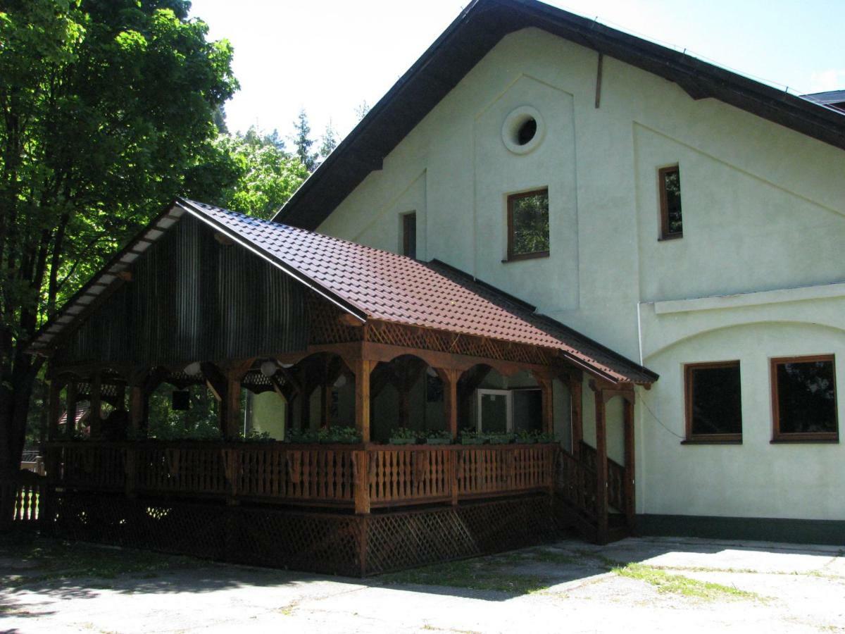Penzion Borovica Stratena Luaran gambar